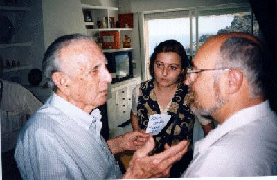 Prezidanto kaj kasisto kun don Pedro Maldonado.