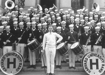 Leroj Anderson kaj la Bando Universitata de Harvardo, je 1929