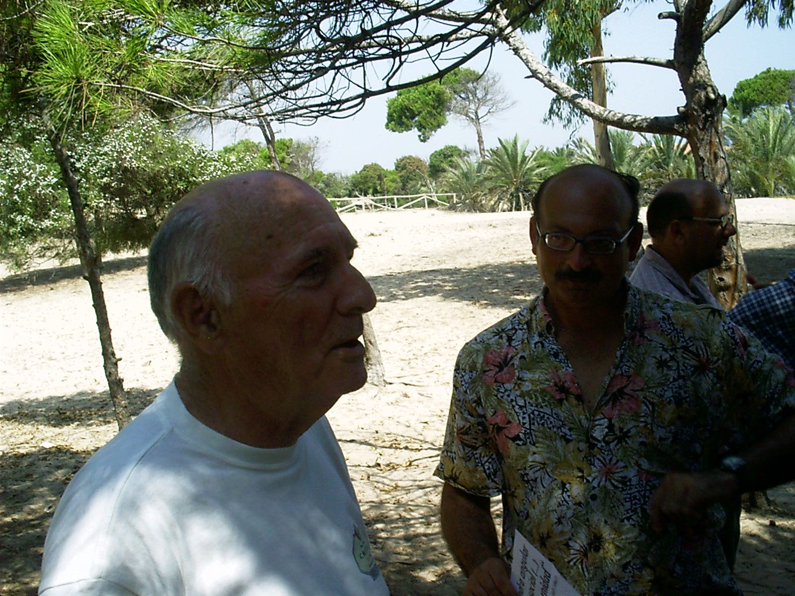 Rodolfo Canet dum renkontiĝo en Gvardamar' del Segur' apud samideanoj Pina kaj Verdú. 